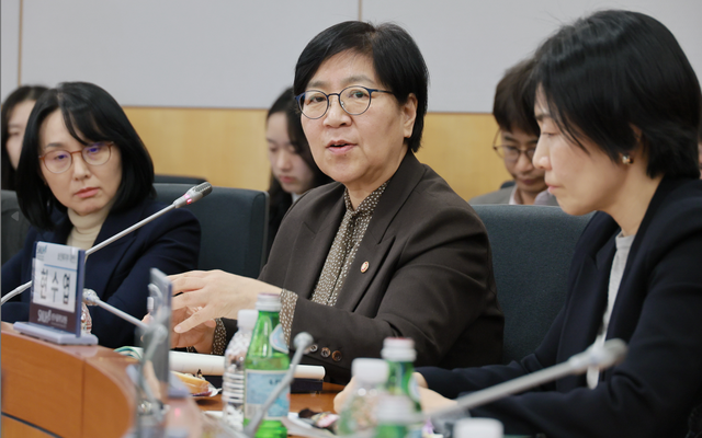 17일 복지부는 공공의료기관 대상으로 현재 개발된 AI 솔루션 활용기반을 마련해 의료접근성과 서비스 수준을 높일 수 있다는 입장이다. 사진은 이날 정은경 보건복지부 장관이 경기도 성남 분당서울대병원에서 열린 '공공의료 인공지능 확산을 위한 정책 간담회'에서 발언하는 모습. /보건복지부