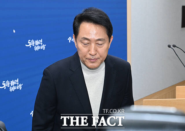 오세훈 서울시장이 17일 오후 서울 중구 서울시청에서 6·3 지방선거 국민의힘 서울시장 공천 신청과 관련한 입장을 발표하고 있다. /박헌우 기자
