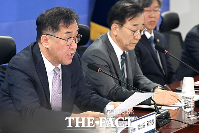 당정협의에서 모두발언하는 김윤덕 국토교통부 장관.