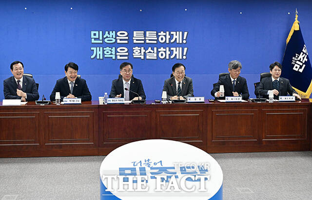 당정협의에서 모두발언하는 김윤덕 국토교통부 장관.