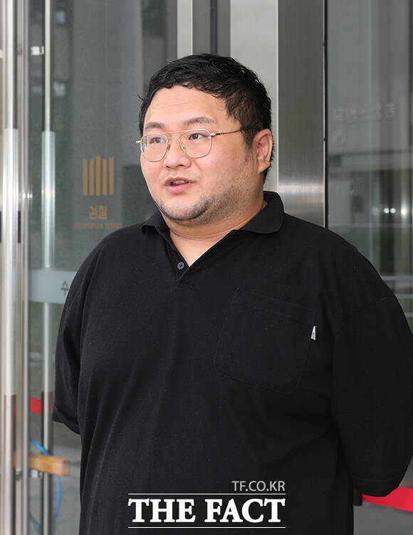 유튜버 쯔양을 협박해 금품을 받은 혐의로 대법원에서 징역 3년을 확정받은 유튜버 구제역이 재판소원을 접수하면서 제도 남용 논란에 불을 지폈다. /더팩트 DB