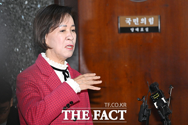 장동혁 대표와 면담 후 취재진 질문에 답하는 이인선 국민의힘 대구시당 위원장.