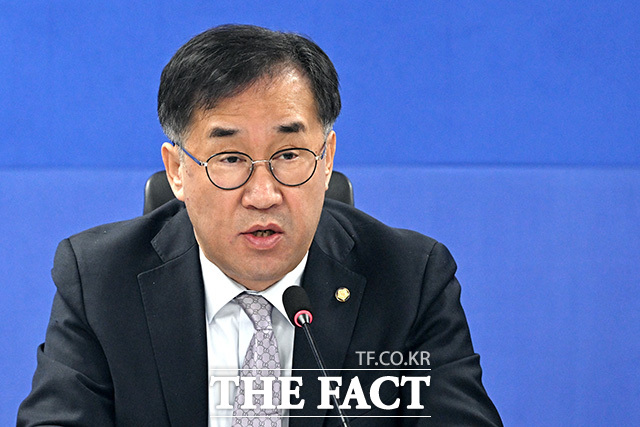 당정협의에서 모두발언하는 김윤덕 국토교통부 장관.