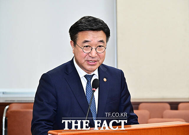 중수청법 가결된 뒤 인사말 하는 윤호중 행정안전부 장관.