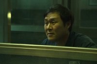  '끝장수사' 윤경호, 살인사건 용의자로 변신…스틸컷 공개