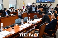  민주당 주도 중수청법 행안위 통과…국힘은 반대표 [TF사진관]