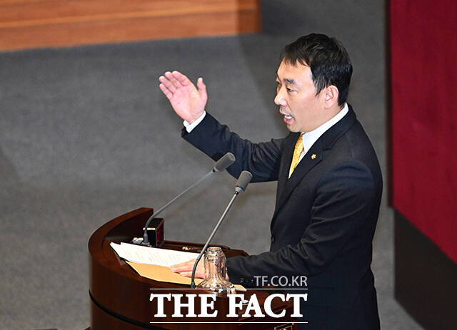 공소청법 제안설명하는 김용민 법사위 여당 간사.