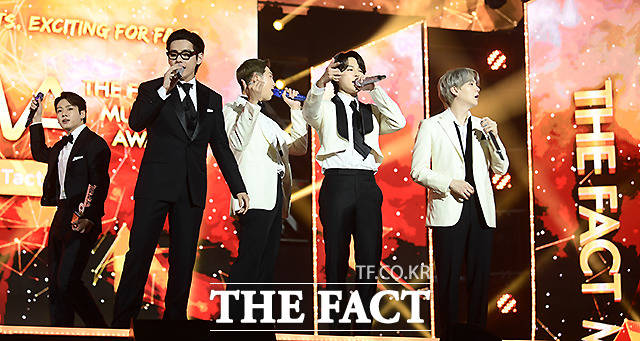 긴 완전체 공백기를 깨고 돌아오는 방탄소년단은 앨범 발매와 더불어 초대형 월드투어를 개최한다. 더불어 메시지와 목소리 그리고 K컬처의 뿌리라 할 수 있는 정서를 어떻게 전개하고 전파해 나갈지 귀추가 주목된다. 사진은 2021년 열린 2021 TMA에 참석했을 당시 모습. /더팩트 DB