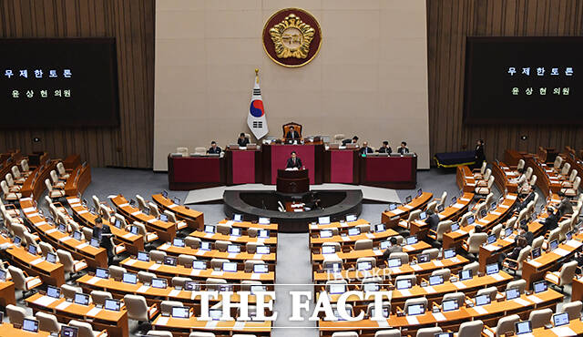 필리버스터 첫 주자로 나선 윤상현 국민의힘 의원.