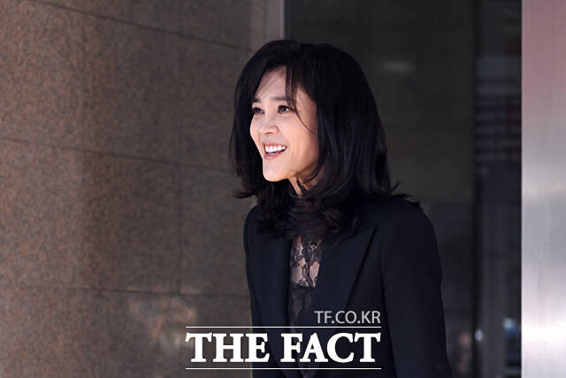 거듭 인사하는 이 사장.