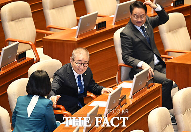 박범계 더불어민주당 의원이 9일 오후 서울 여의도 국회에서 열린 제433회국회(임시회) 제2차 본회의에 참석하고 있다. /국회=배정한 기자