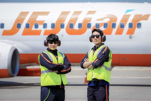 제주항공이 올해 상반기 객실승무원, 운항정비사 신입 공채에 나선다. /제주항공