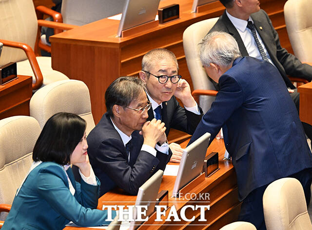 박범계 더불어민주당 의원이 9일 오후 서울 여의도 국회에서 열린 제433회국회(임시회) 제2차 본회의에 참석하고 있다. /국회=배정한 기자