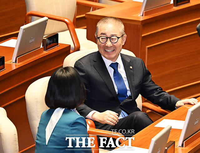 박범계 더불어민주당 의원이 9일 오후 서울 여의도 국회에서 열린 제433회국회(임시회) 제2차 본회의에 참석하고 있다. /국회=배정한 기자