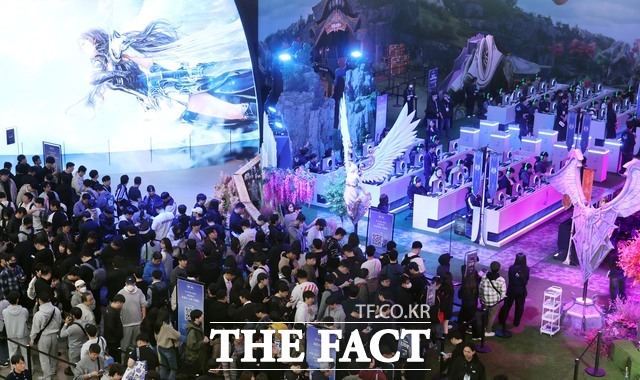 지난해 10월 13일 부산 해운대구 벡스코에서 열린 '지스타 2025'를 찾은 관람객들이 신작 게임을 즐기고 있다. /뉴시스
