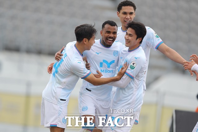 개막 3연승을 달리고 있는 대구FC 선수들./K리그