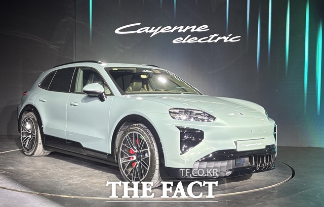 19일 서울 광진구 파이팩토리에서 열린 '2026 포르쉐코리아 신년 기자간담회'에서 '카이엔 일렉트릭'이 전시돼 있다. /황지향 기자