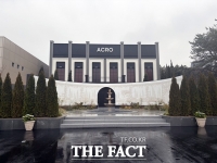  예술적 취향 담았다…DL이앤씨가 '아크로 라운지'로 노리는 것 [TF현장]