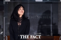  미소 띤 이부진 호텔신라 사장...'올블랙'으로 주주총회 참석 [TF사진관]