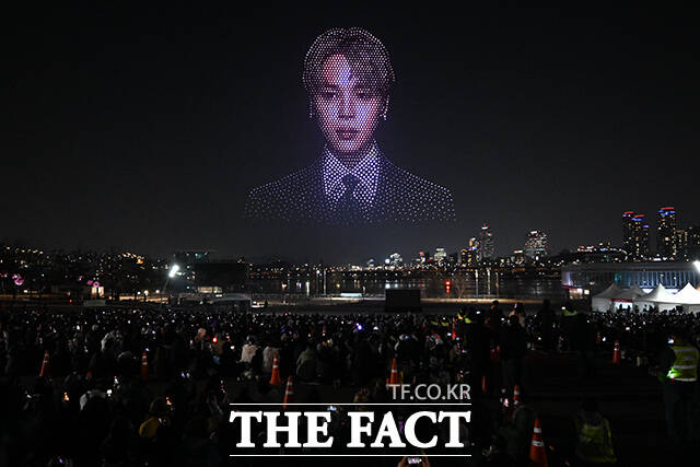 드론으로 보여지는 BTS 멤버 지민.