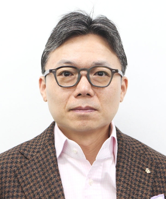 패션기업 신원의 박정빈 부회장이 지난해 보수로 10억3600만원을 수령했다. /신원