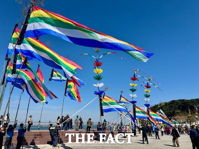 당진시는 지난 18일부터 20일까지 송악읍 고대리 안섬포구 일원에서 안섬당제 행사를 개최했다. /당진시