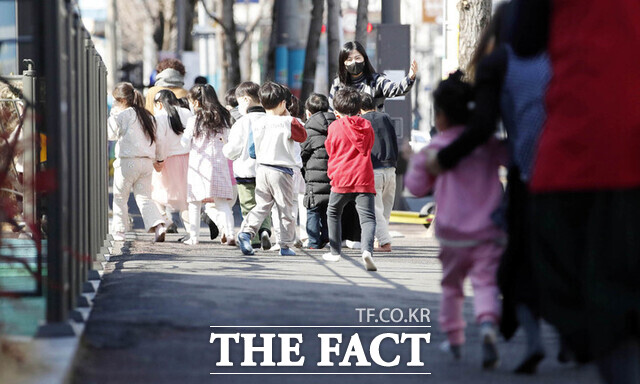 서울시는 올해 어린이집 대체조리원에 대한 인건비 지원을 시작한다고 22일 밝혔다. 사진은 기사 내용과 관련 없음. /뉴시스