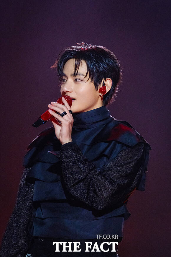 그룹 방탄소년단(BTS)멤버 뷔. /빅히트 뮤직·넷플릭스