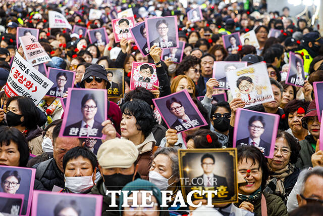 한동훈 전 국민의힘 대표가 22일 오후 서울 동대문구 경동시장을 방문해 인사말을 하고 있다. /박헌우 기자