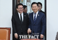  김민석-정청래 손 맞잡고 '화기애애' [포토]