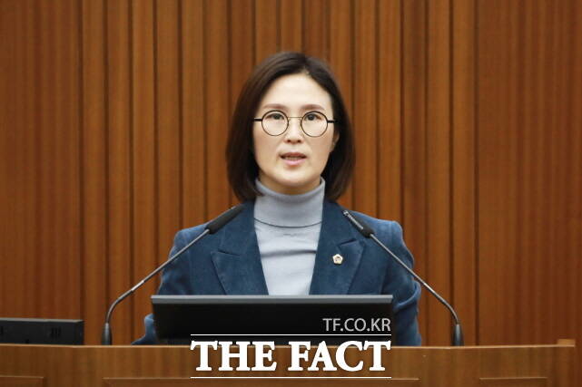 김현미 의원이 23일 세종시의회 제104회 임시회 제3차 본회의에서 5분 자유발언을 하고 있다. /세종시의회