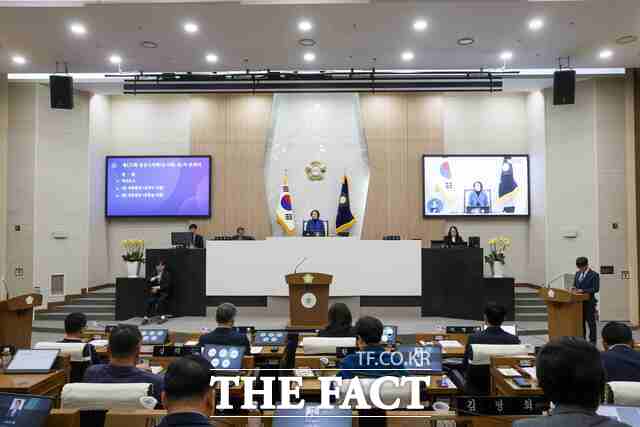 당진시의회는 23일부터 31일까지 9일간 제127회 임시회를 개회하고 본격 의정활동에 돌입했다. /당진시의회