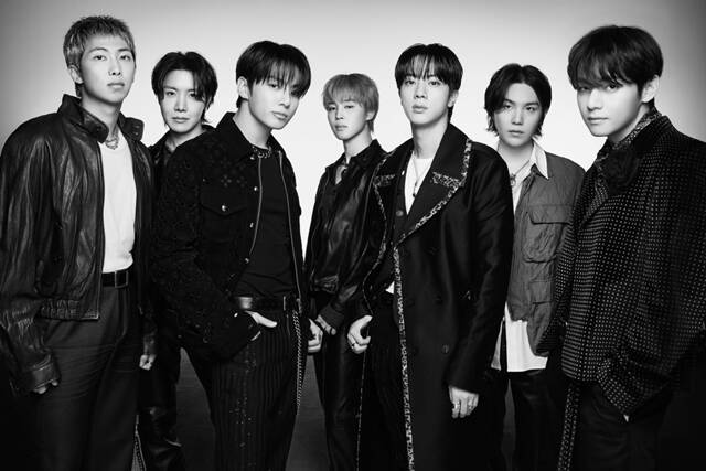 그룹 방탄소년단이 넷플릭스 새 다큐멘터리 'BTS: 더 리턴'을 통해 새로운 방향성을 세우는 모습과 날 것의 매력을 보여줄 예정이다. /빅히트 뮤직