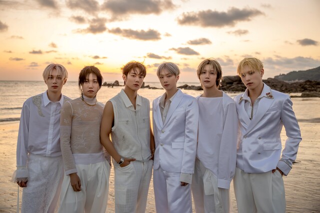 피원하모니는 2024년 첫 정규 앨범 '때깔'을 기점으로 본인들만의 확실한 색깔을 내기 시작했고, 꾸준한 월드 투어를 통한 글로벌 팬덤 확장과 영어 앨범의 성과 등이 더해져 탄탄한 입지를 구축했다. /FNC엔터