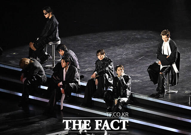 넷플릭스를 통해 생중계된 'BTS 컴백 라이브: ARIRANG'이 영화 부문 글로벌 1위를 기록했다. 사진은 지난 21일 서울 광화문 광장에서 진행된 'BTS 컴백 라이브: 아리랑'의 현장. /사진공동취재단