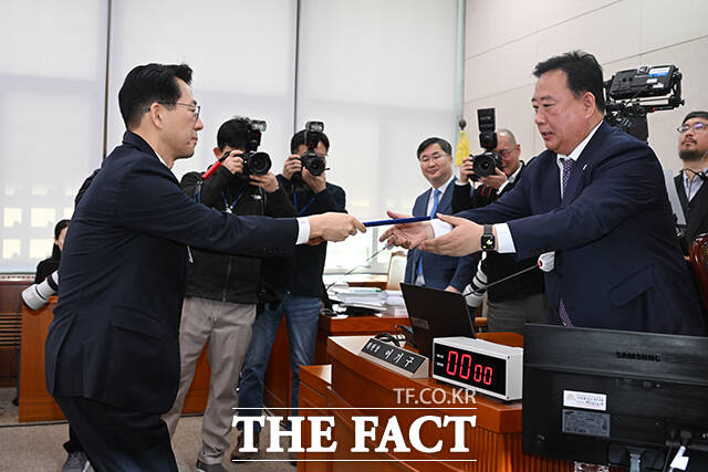 황종우 해양수산부장관 후보자의 인사청문회에서 부·울·경(부산·울산·경남) 중심 해운 정책 고착화를 지적하는 야당의 목소리도 나왔다./서예원 기자