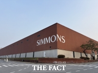  시몬스, 삼성서울병원 소아청소년 환아 위해 3억원 기부