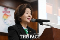  '결핵 및 감염병 퇴치 지원' 세미나 참석한 이수진 의원 [TF사진관]