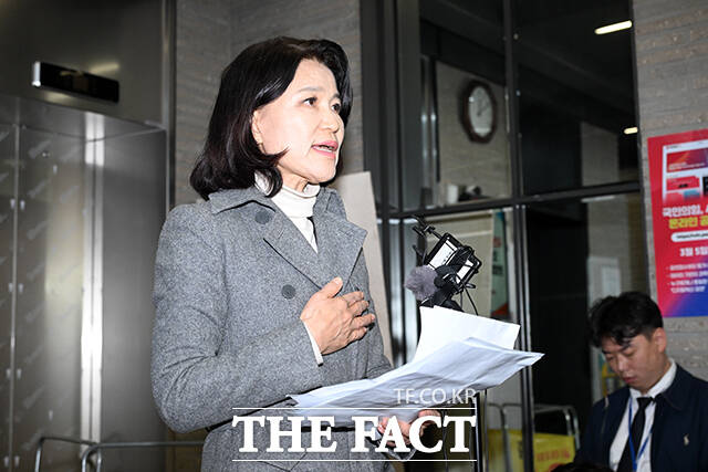 이진숙 전 방송통신위원장이 24일 오후 서울 여의도 국민의힘 중앙당사에서 컷오프(공천 배제) 관련 입장을 밝히고 있다. /서예원 기자