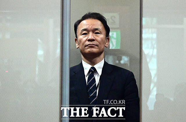 독도 영유권을 재주장한 일본 고교 교과서 검정 결과 발표와 관련해 마츠오 히로타카 주한일본대사관 총괄공사가 24일 오후 서울 종로구 외교부 청사로 초치되고 있다. /임영무 기자