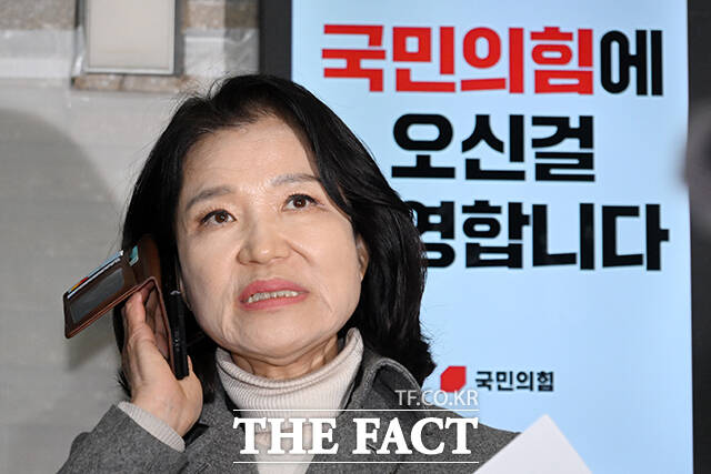 이진숙 전 방송통신위원장이 24일 오후 서울 여의도 국민의힘 중앙당사에서 컷오프(공천 배제) 관련 입장을 밝히고 있다. /서예원 기자