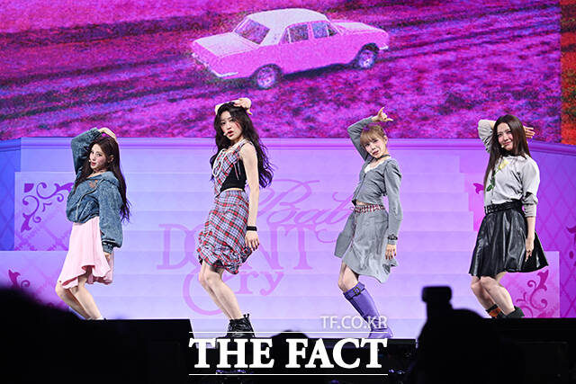 그룹 Baby DONT Cry(베이비돈크라이)가 24일 오후 서울 용산구 블루스퀘어에서 열린 미니앨범 'AFTER CRY(애프터 크라이)' 발매 기념 쇼케이스에 참석해 'Bittersweet(비터스위트)' 무대를 선보이고 있다. /박헌우 기자