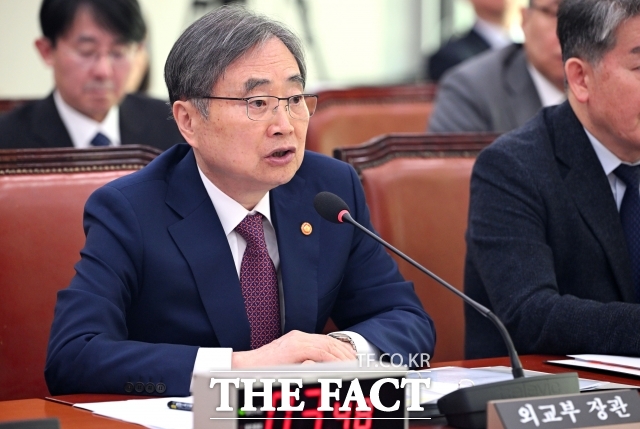 조현 외교부 장관은 24일 바다르 빈 하마드 빈 하무드 알 부사이디 오만 외교장관과 통화를 갖고 액화천연가스(LNG), 원유 등 에너지 수급과 관련한 오만 측의 적극적인 지원을 요청했다. /국회=남용희 기자