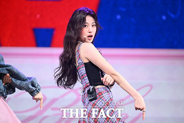 그룹 Baby DONT Cry(베이비돈크라이)의 베니가 24일 오후 서울 용산구 블루스퀘어에서 열린 미니앨범 'AFTER CRY(애프터 크라이)' 발매 기념 쇼케이스에 참석해 포즈를 취하고 있다. /박헌우 기자