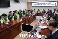  코로나19 백신피해자가족협의회 만난 민주당 보건복지위원들 [포토]