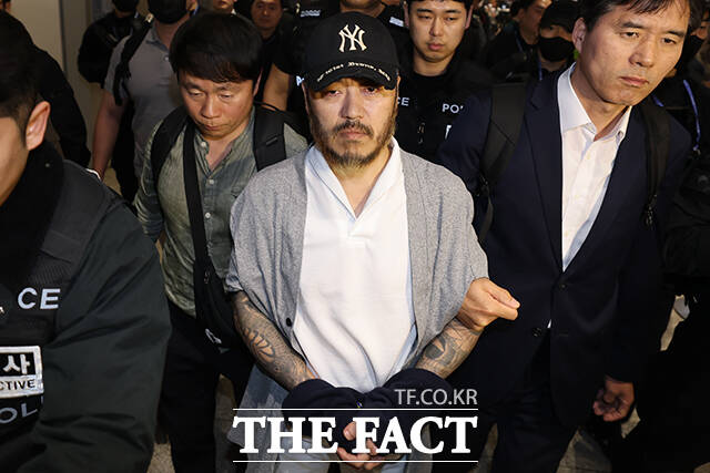 박왕열은 필리핀서 한국인 3명을 살해한 혐의로 수감돼 있으며 복역 중에도 국내에 마약 유통을 해온 것으로 전해졌다.