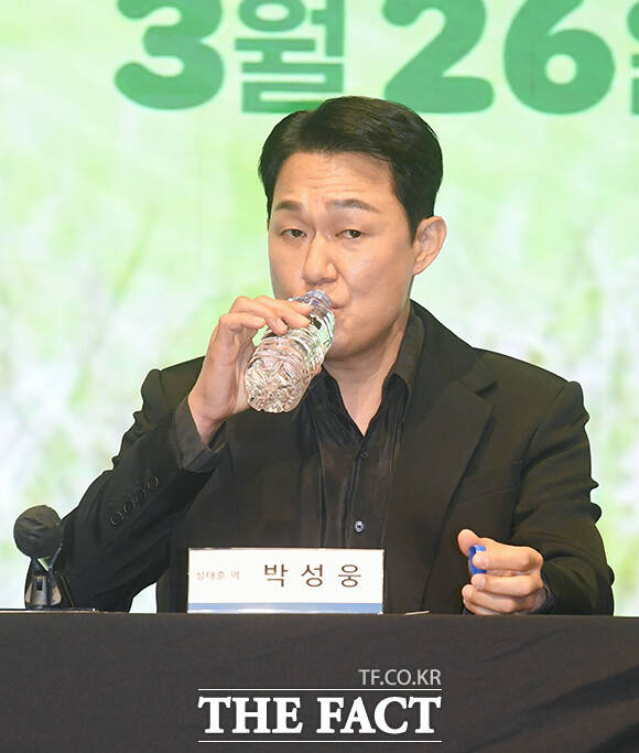 배우 박성웅이 25일 오후 서울 구로구 디큐브시티에서 열린 KBS2 새 미니시리즈 '심우면 연리리' 제작발표회에 참석해 포즈를 취하고 있다. /박상민 기자