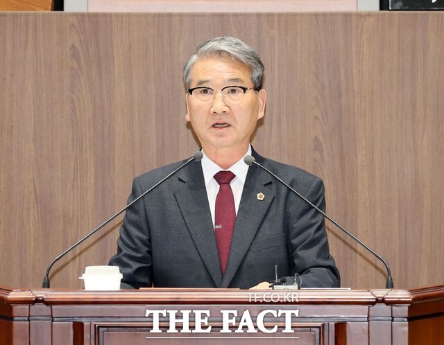 25일 충남도의회 제365회 임시회 2차 본회의에서 윤기형 의원이 도정질문을 진행하고 있다. /충남도의회