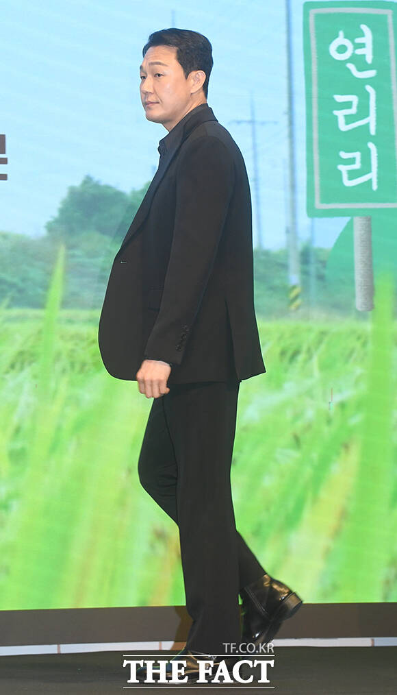 배우 박성웅이 25일 오후 서울 구로구 디큐브시티에서 열린 KBS2 새 미니시리즈 '심우면 연리리' 제작발표회에 참석해 포즈를 취하고 있다. /박상민 기자