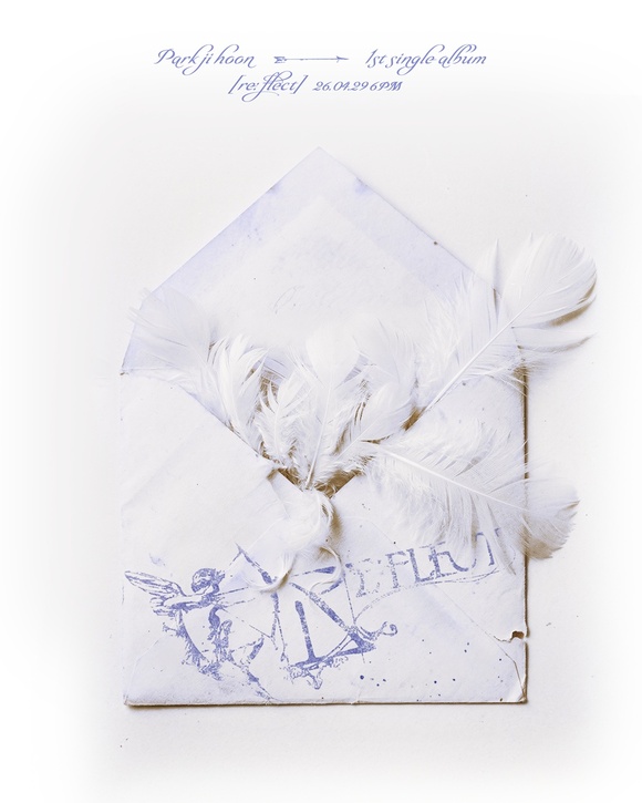 가수 겸 배우 박지훈이 현재의 자신을 비추어보는 과정을 첫 번째 싱글 'RE:FLECT'로 그려낸다. /YY엔터테인먼트